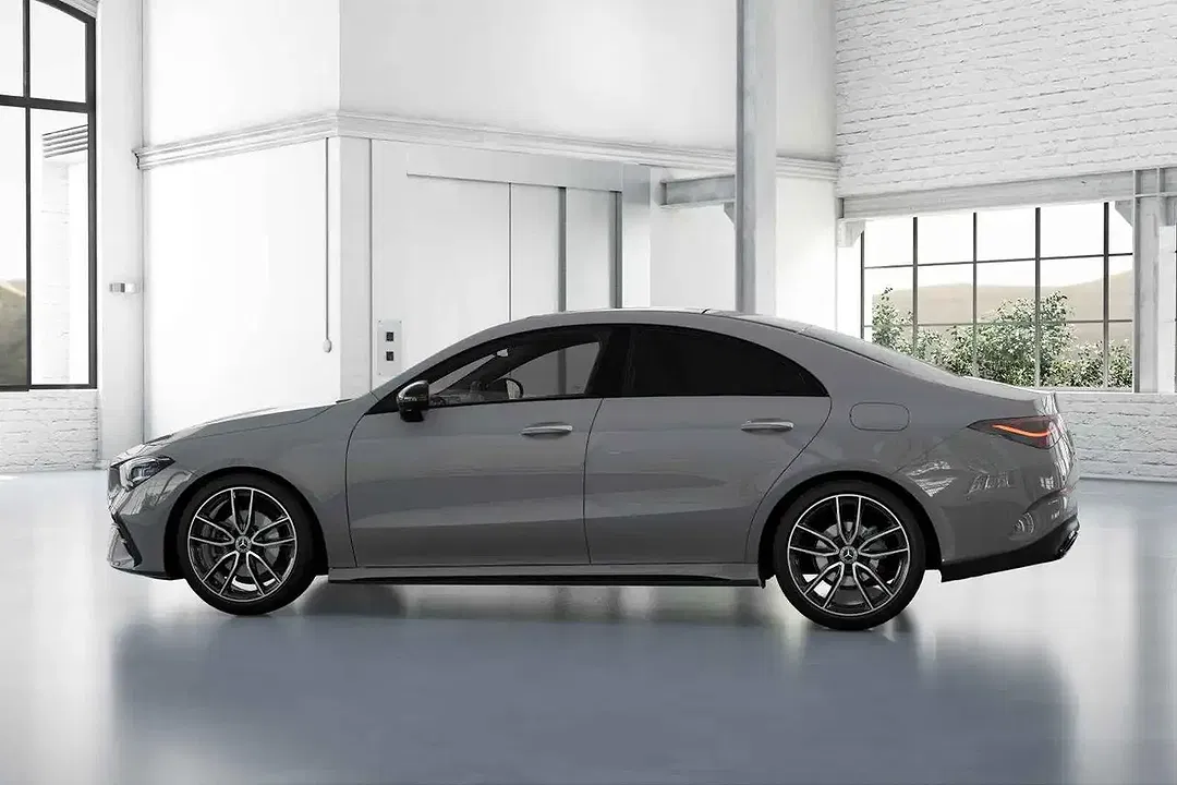 Mercedes-Benz CLA 180 AMG Line - Thumbnail 3
