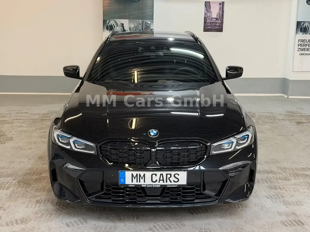 BMW 320 Touring M Sport - Thumbnail 2
