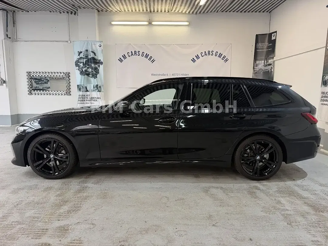 BMW 320 Touring M Sport - Thumbnail 4