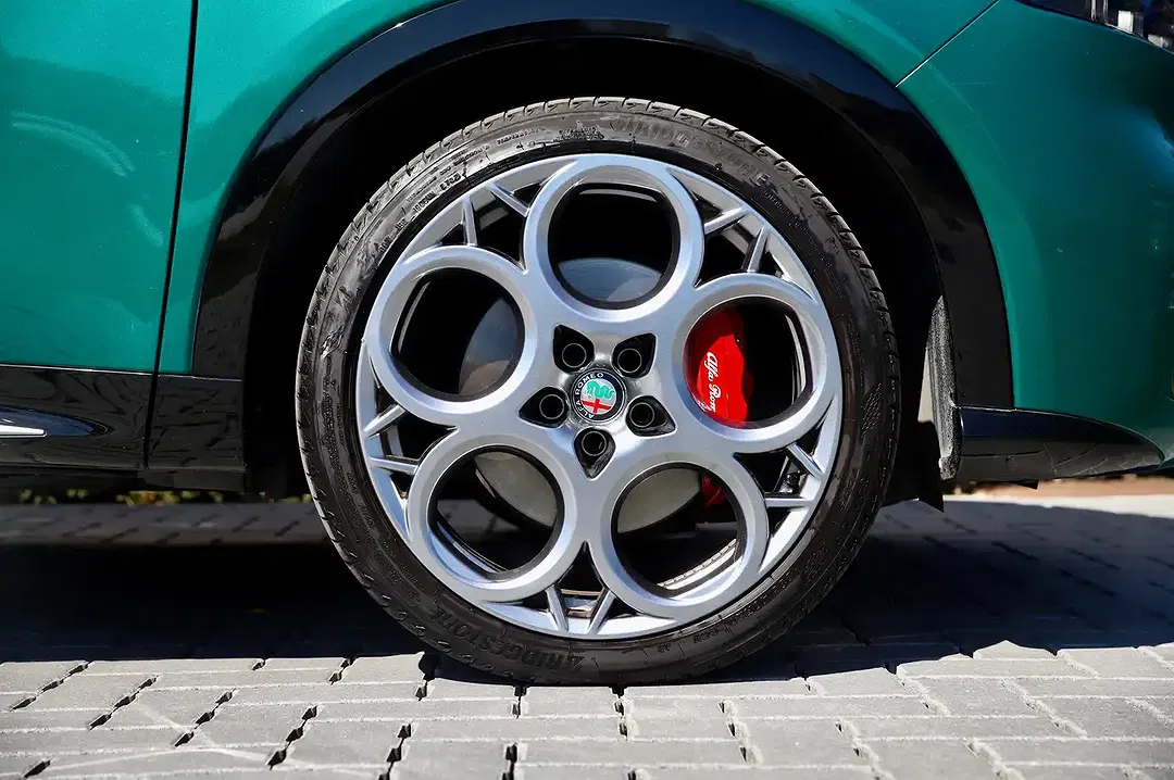 Alfa Romeo Tonale 1.5 MHEV Ti - Thumbnail 9