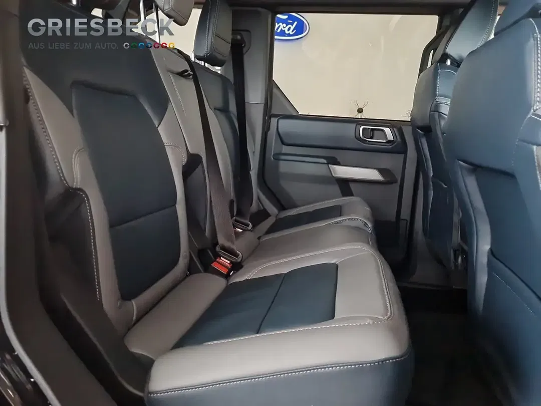 Ford Bronco - Thumbnail 11