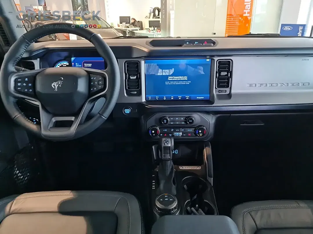 Ford Bronco - Thumbnail 8