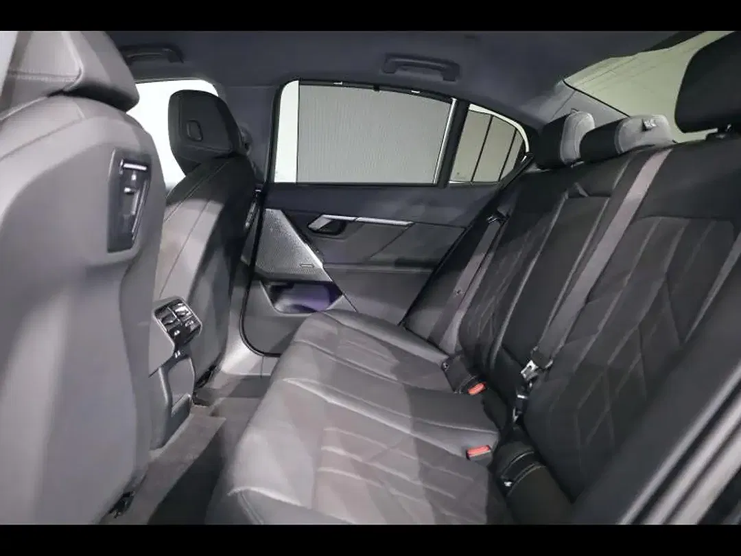 BMW i5 eDrive - Thumbnail 11