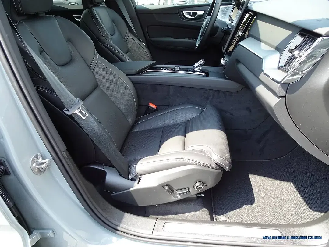 Volvo XC60 T6 AWD Edition Plus - Thumbnail 10