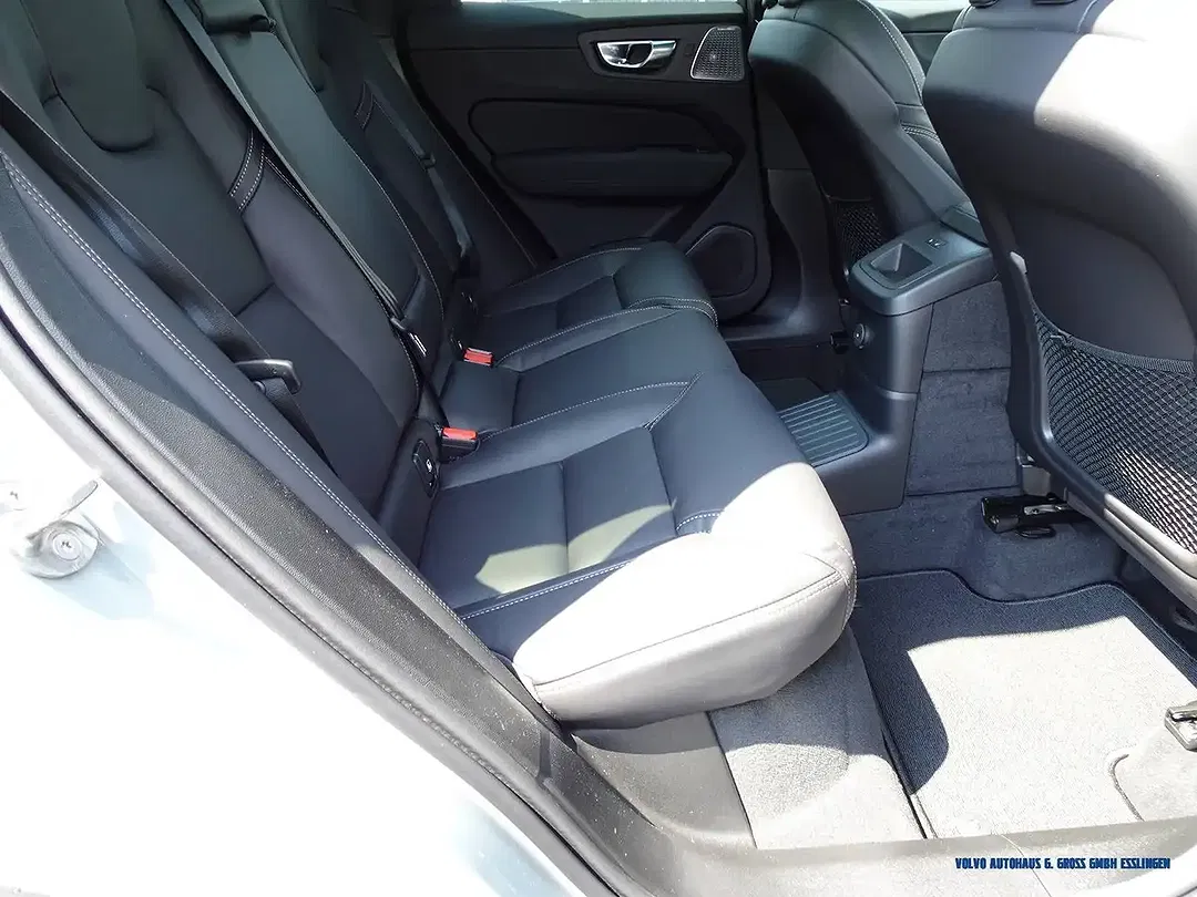 Volvo XC60 T6 AWD Edition Plus - Thumbnail 12