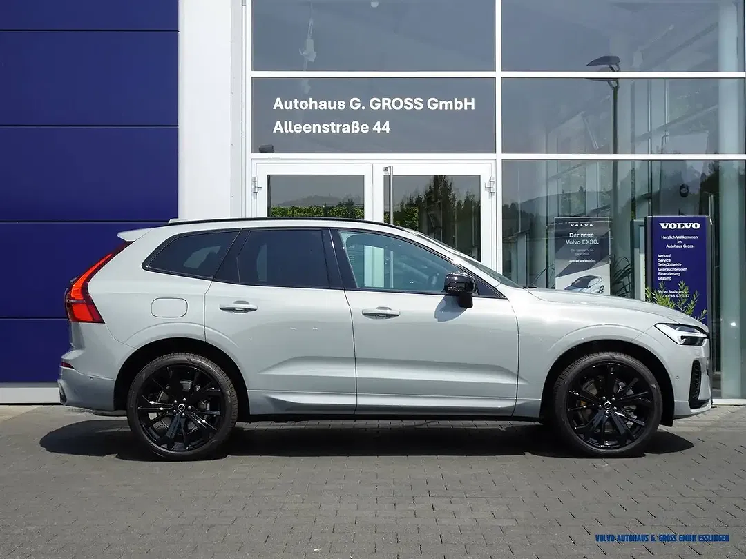 Volvo XC60 T6 AWD Edition Plus - Thumbnail 3