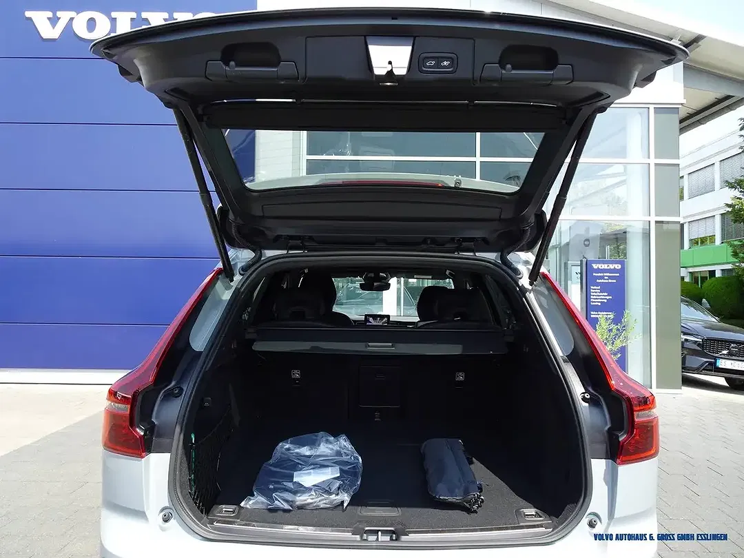 Volvo XC60 T6 AWD Edition Plus - Thumbnail 6
