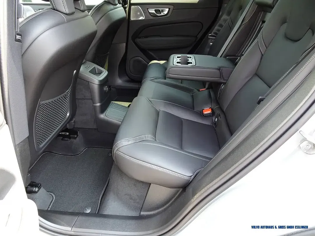 Volvo XC60 T6 AWD Edition Plus - Thumbnail 9