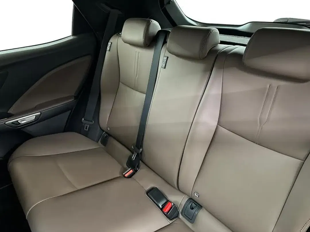 Lexus LBX Elegant - Thumbnail 10