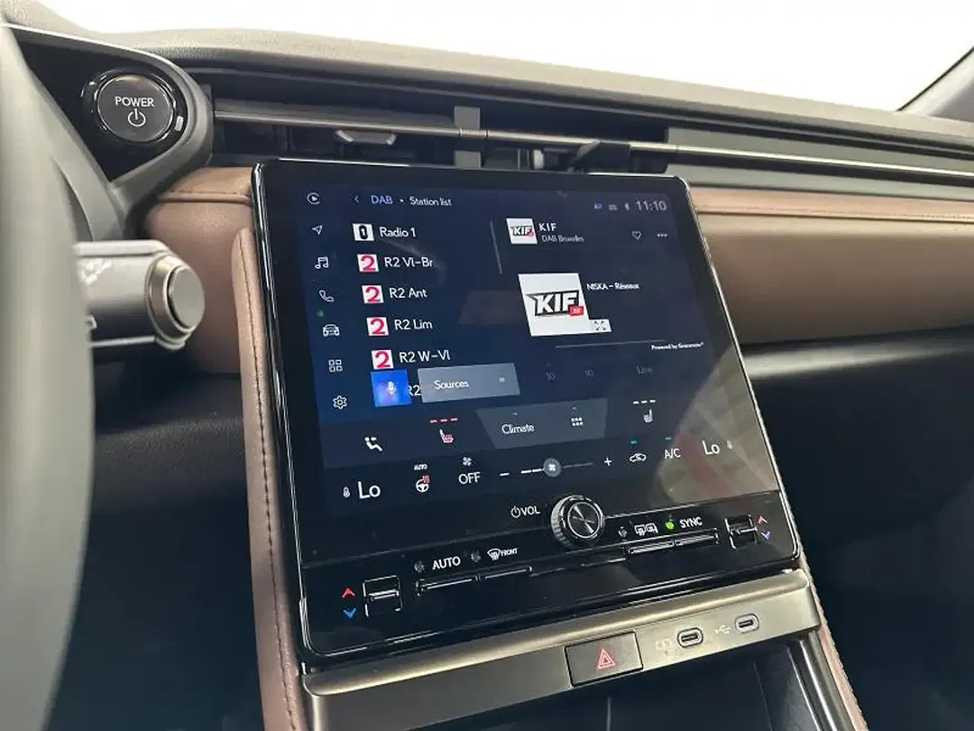 Lexus LBX Elegant - Thumbnail 11