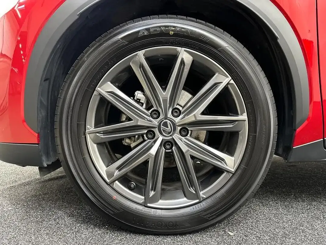 Lexus LBX Elegant - Thumbnail 13