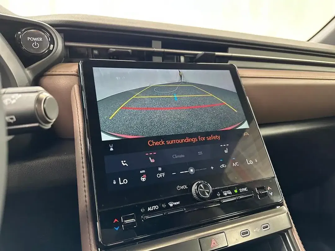 Lexus LBX Elegant - Thumbnail 21