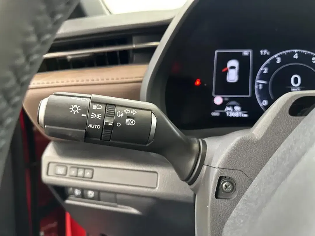 Lexus LBX Elegant - Thumbnail 24