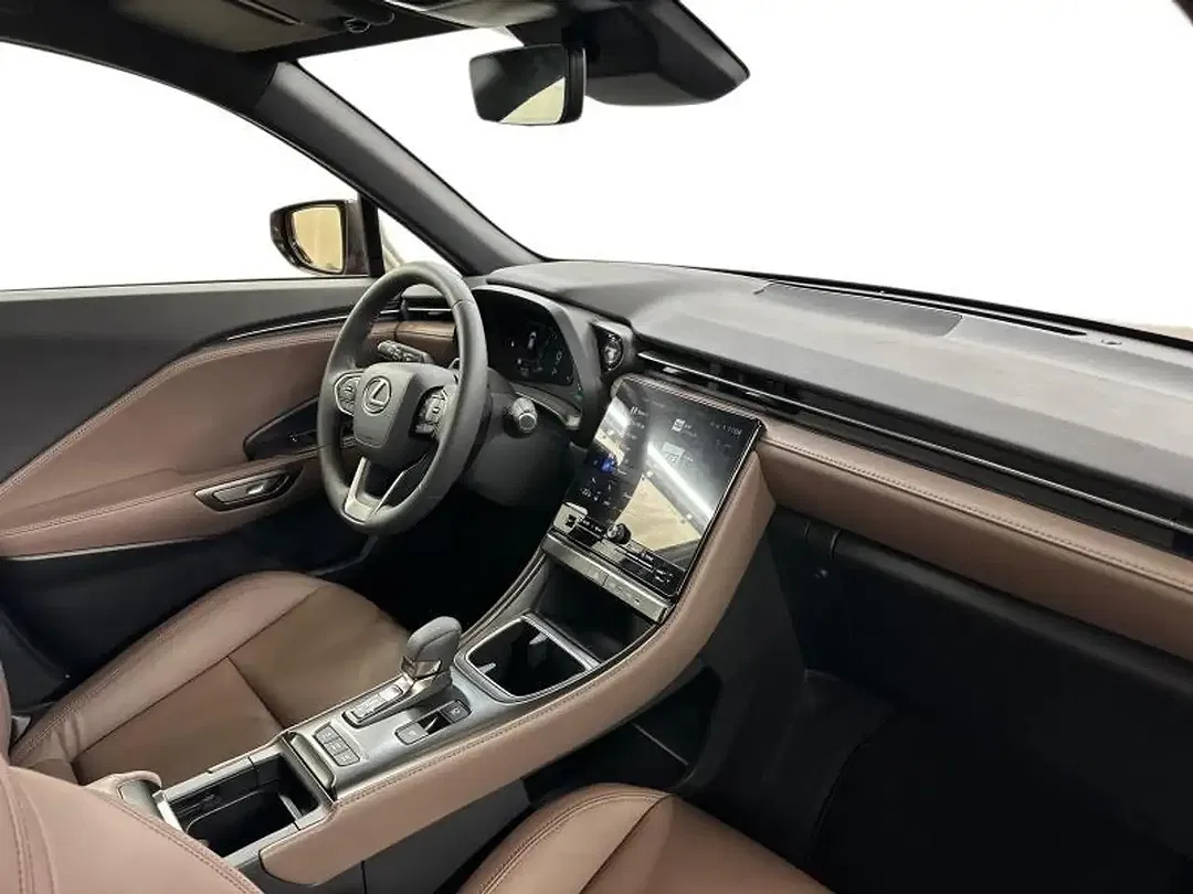 Lexus LBX Elegant - Thumbnail 6