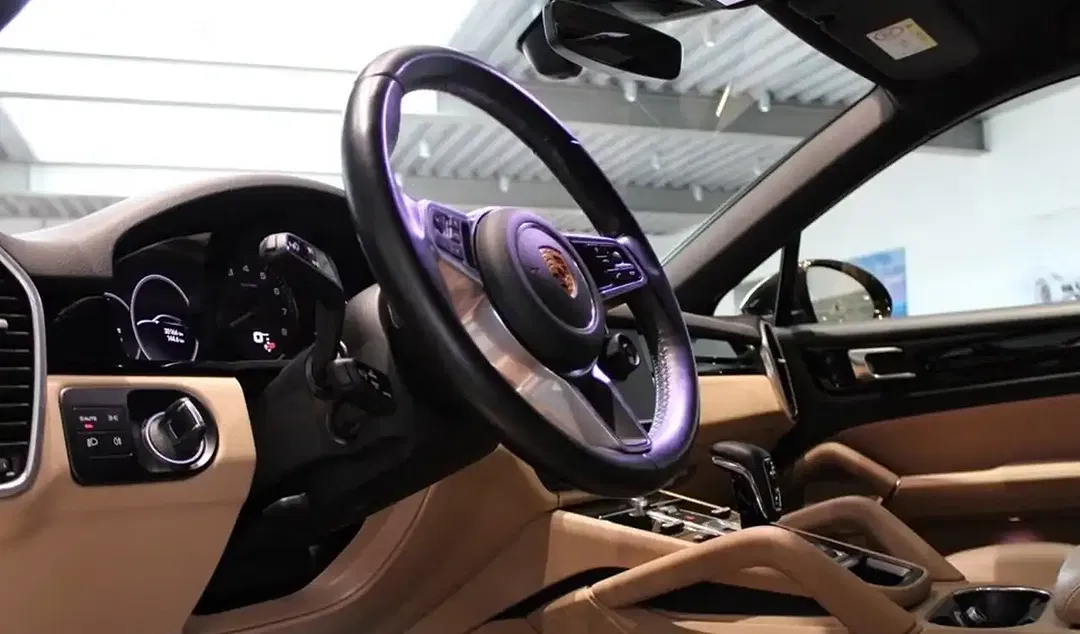 Porsche Cayenne E-Hybrid Coupe Edition - Thumbnail 8