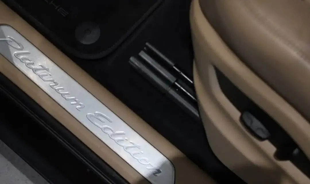 Porsche Cayenne E-Hybrid Coupe Edition - Thumbnail 11