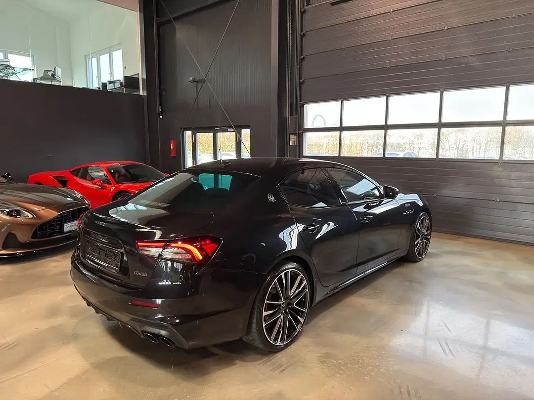 Maserati Ghibli Trofeo - Thumbnail 4