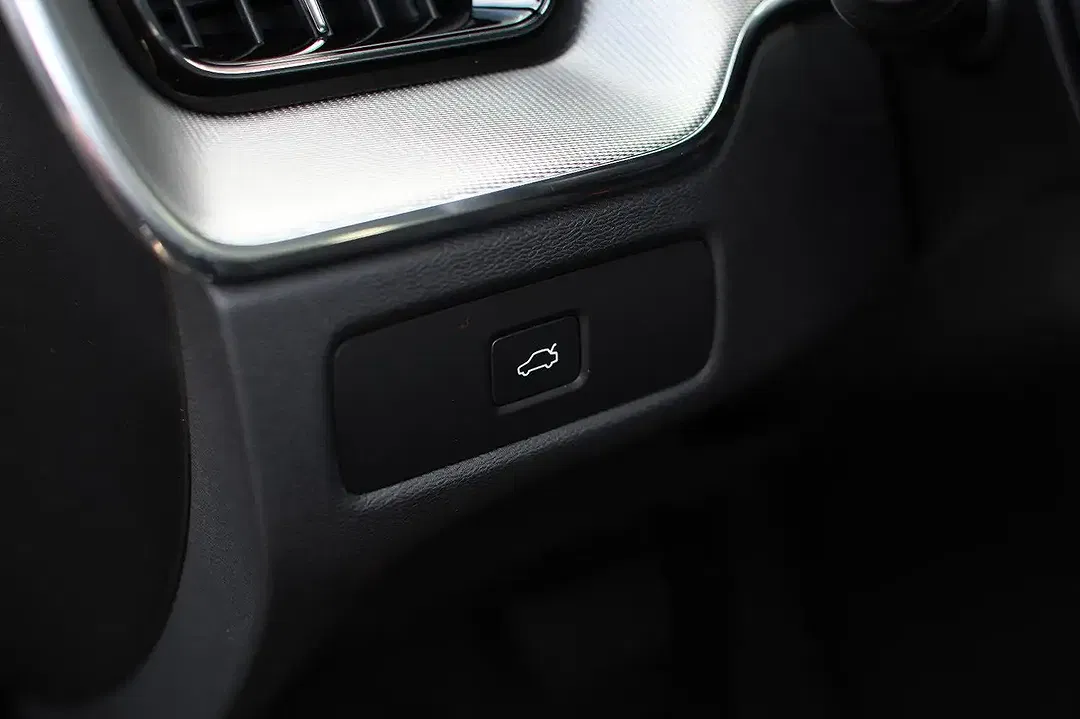 Volvo XC60 B5 AWD Edition - Thumbnail 9