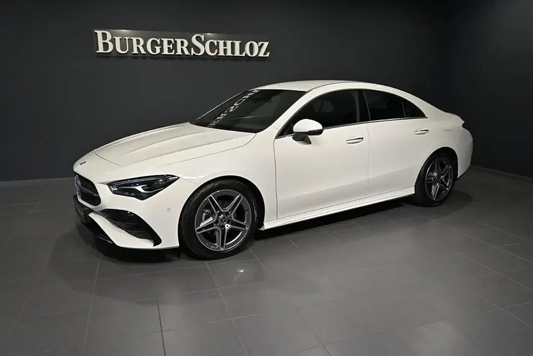 Mercedes-Benz CLA 180 AMG - Thumbnail 1
