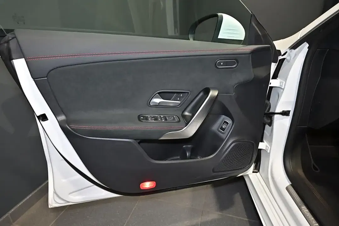 Mercedes-Benz CLA 180 AMG - Thumbnail 15