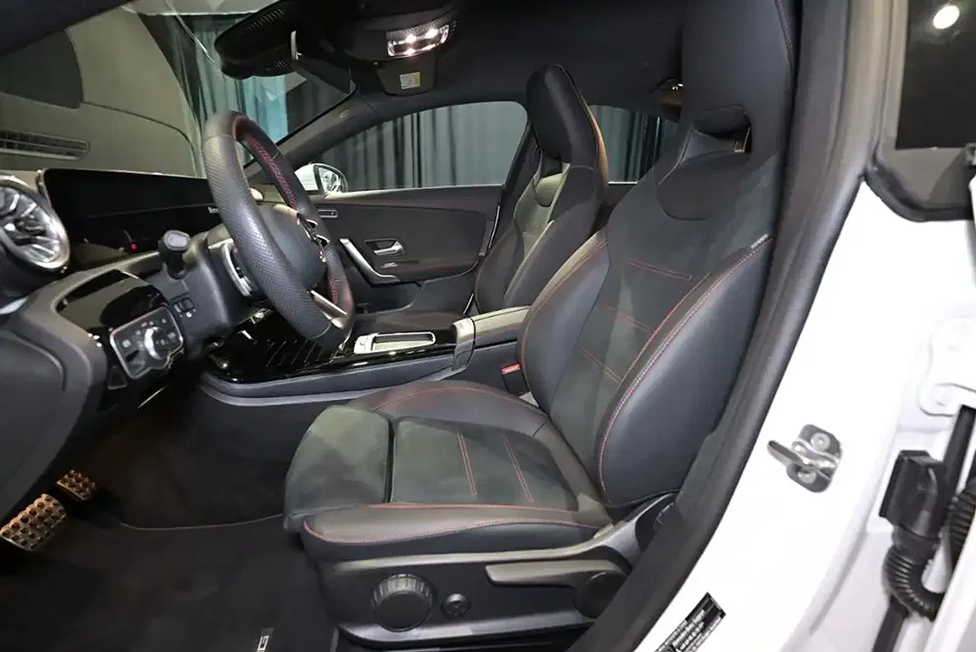 Mercedes-Benz CLA 180 AMG - Thumbnail 4