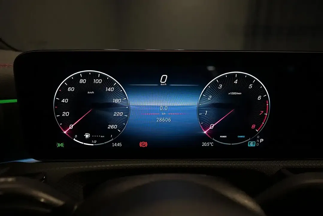 Mercedes-Benz CLA 180 AMG - Thumbnail 9