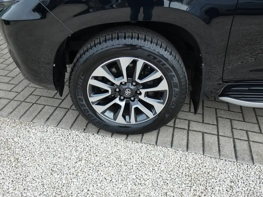 Toyota Land Cruiser Style - Thumbnail 6
