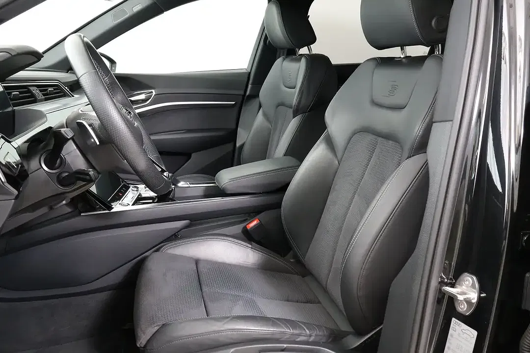 Audi Q8 55 e-tron quattro S line - Thumbnail 12