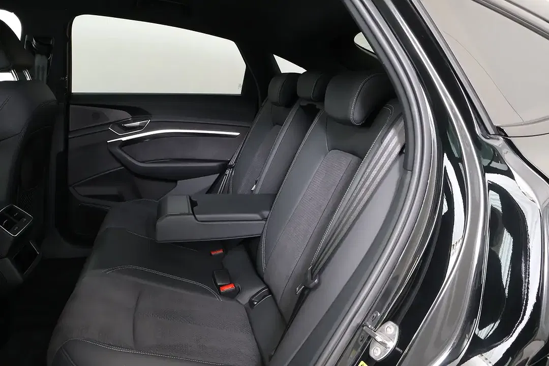 Audi Q8 55 e-tron quattro S line - Thumbnail 13