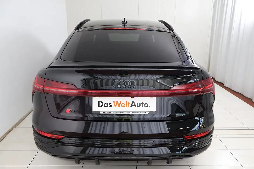 Audi Q8 55 e-tron quattro S line - Thumbnail 3