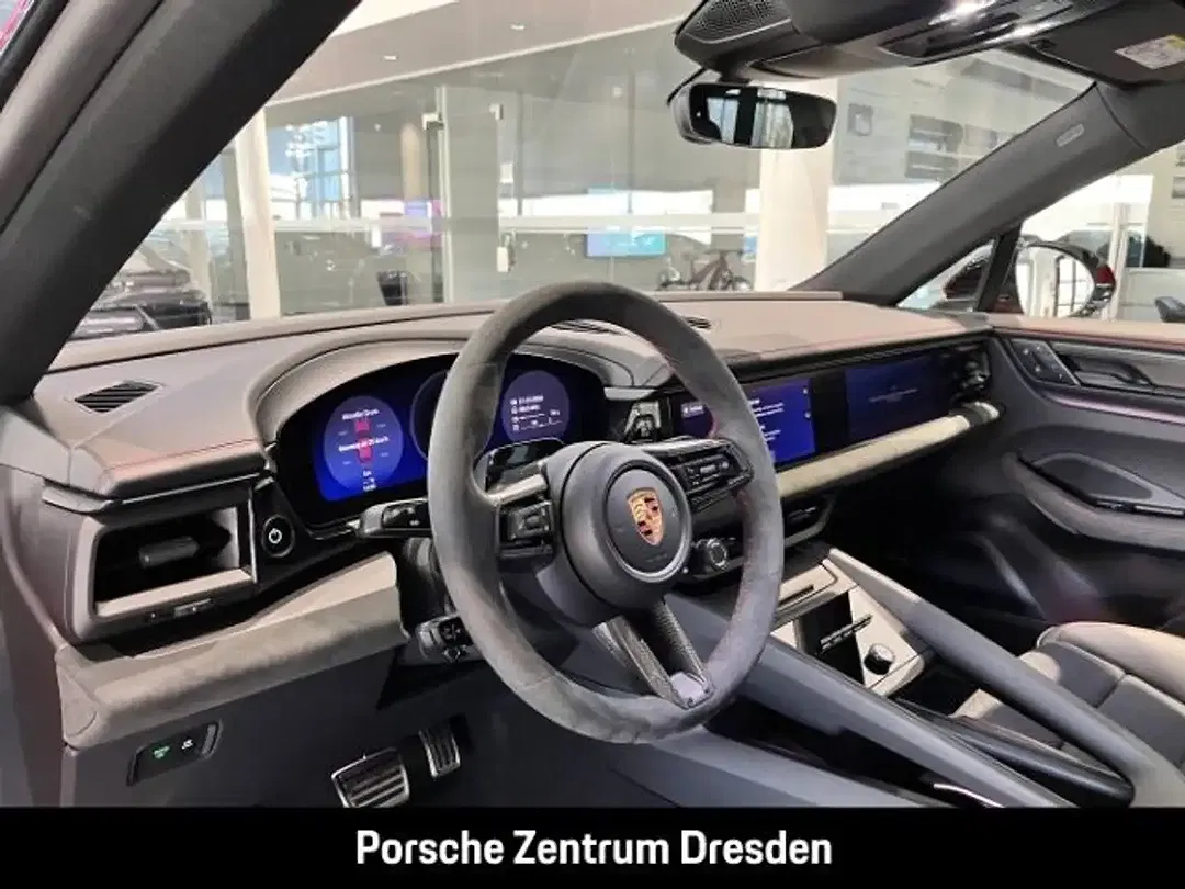 Porsche Macan Sport Chrono GTS - Thumbnail 4