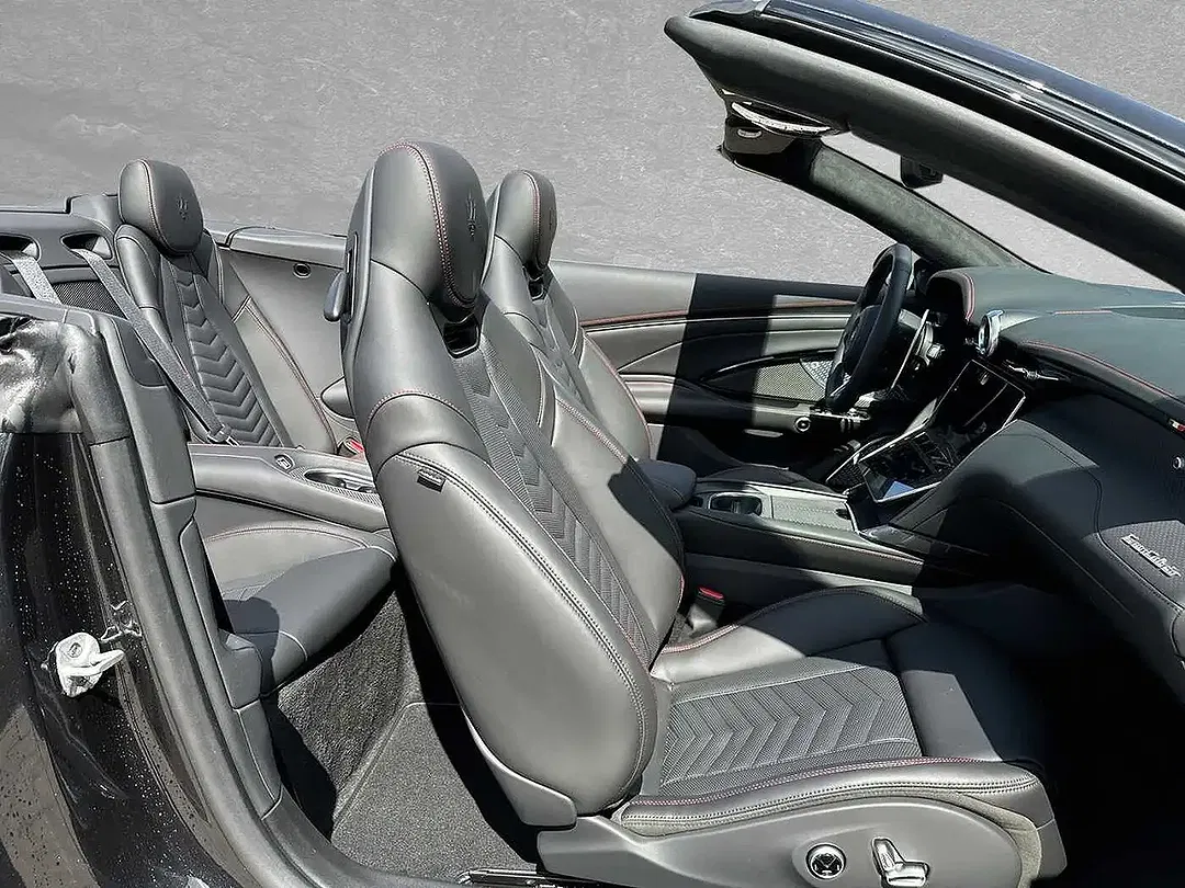 Maserati GranCabrio Trofeo - Thumbnail 3