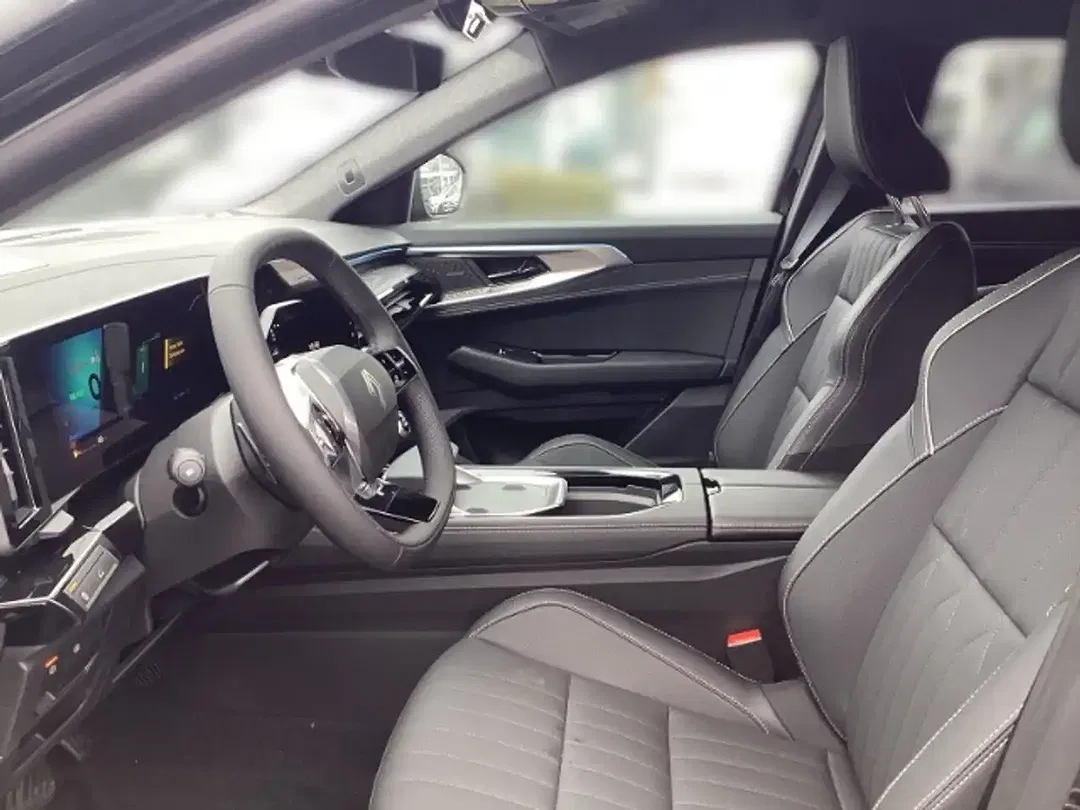 Renault Espace E-Tech Hybrid Iconic - Thumbnail 6