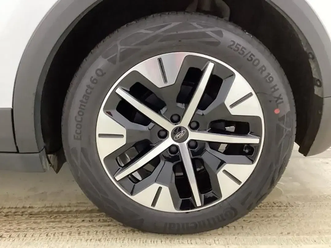 Ford Explorer - Thumbnail 5