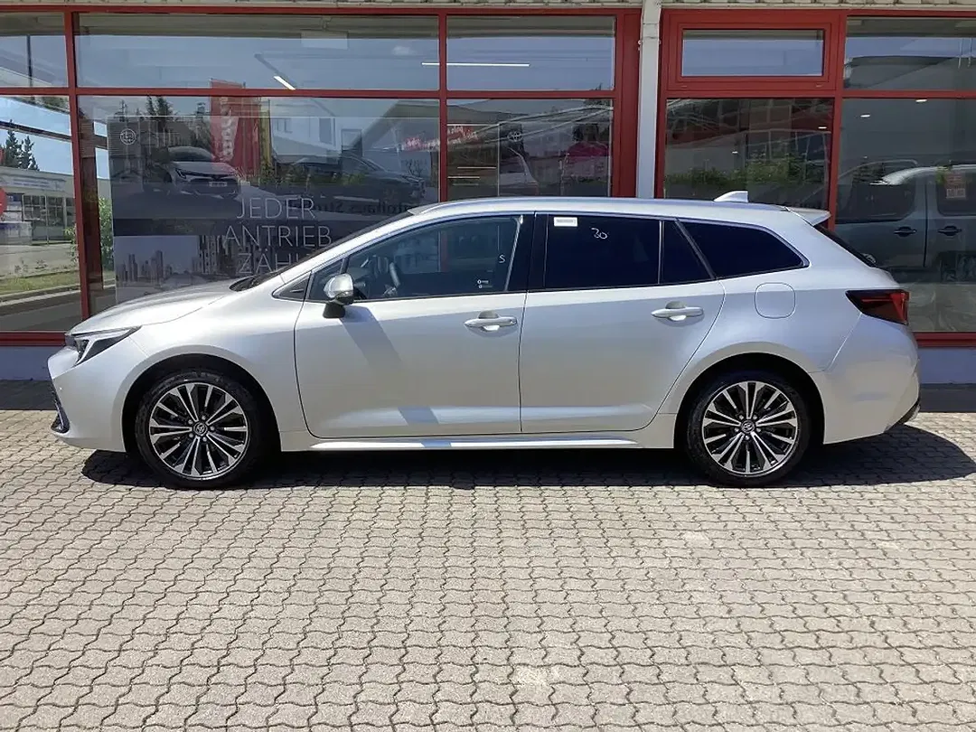 Toyota Corolla Hybrid Teamplayer - foto 1
