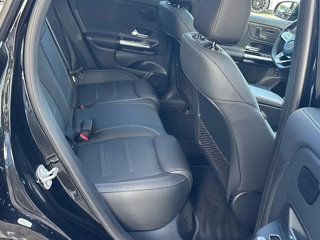 Mercedes-Benz EQA 300 4MATIC AMG Night - Thumbnail 14