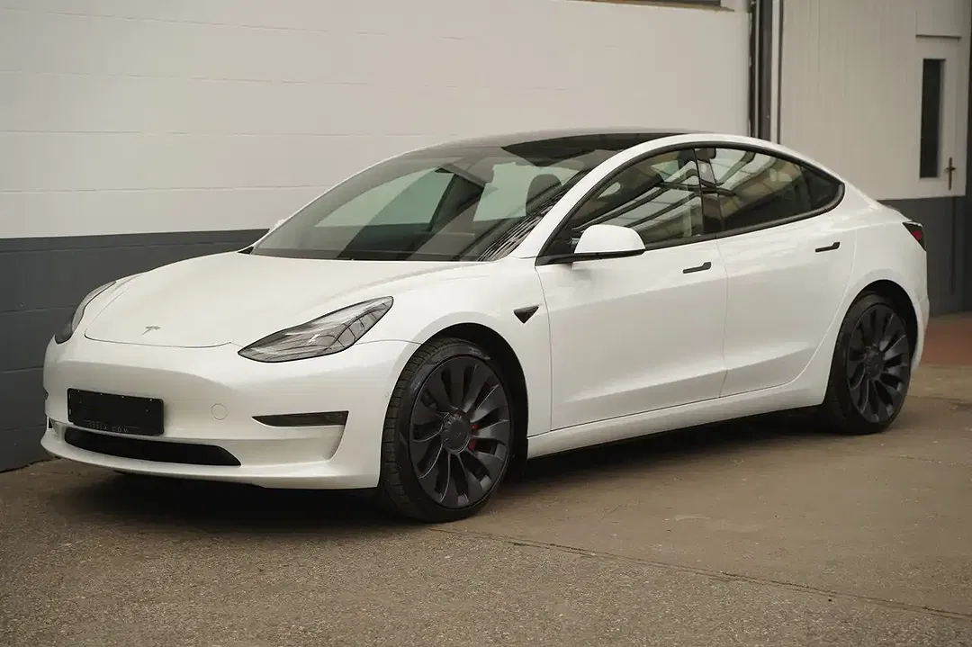 Tesla Model 3 Performance - Thumbnail 1