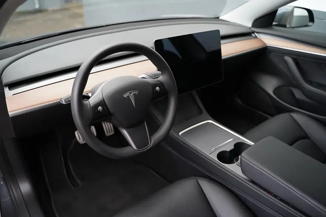 Tesla Model 3 Performance - Thumbnail 9
