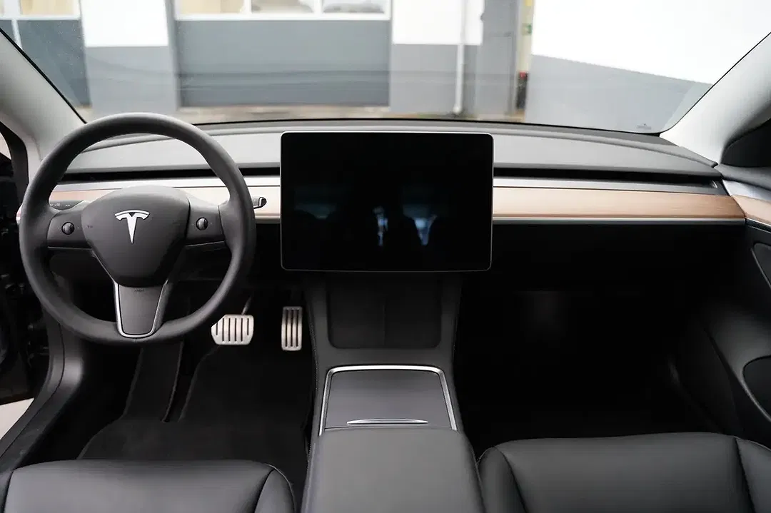 Tesla Model 3 Performance - Thumbnail 12