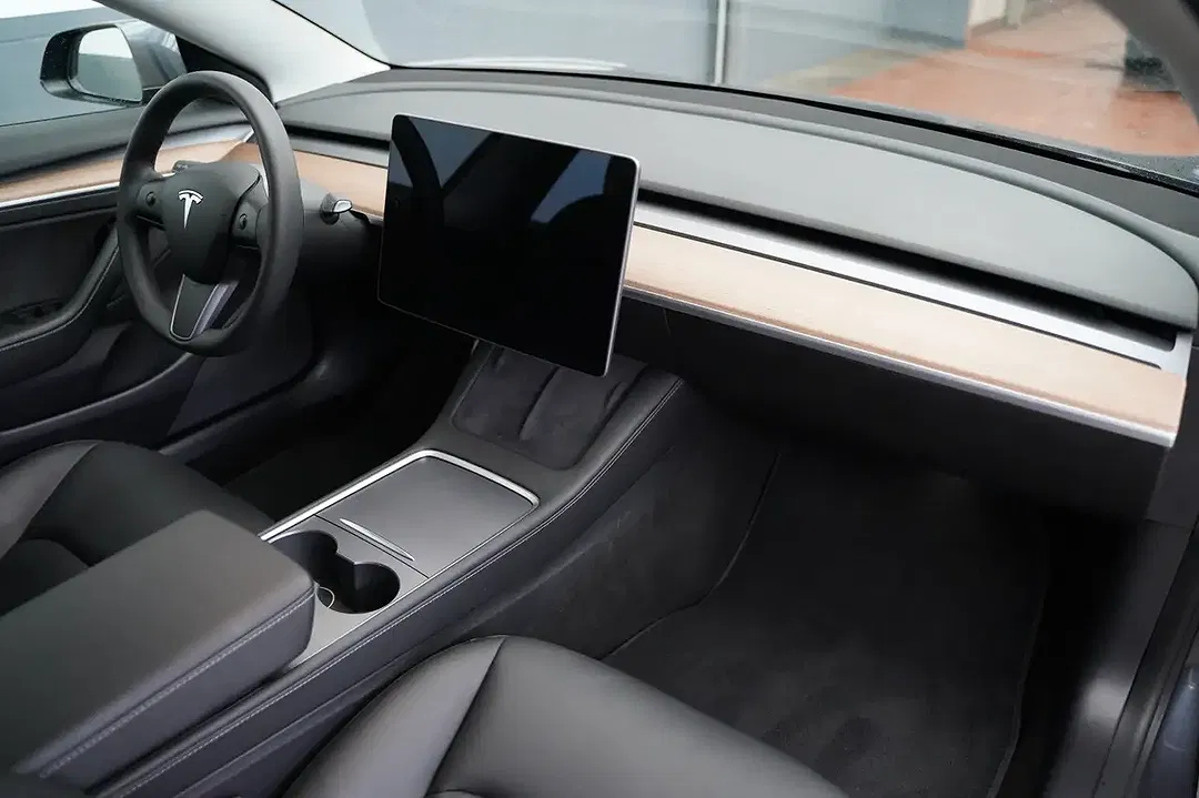 Tesla Model 3 Performance - Thumbnail 13