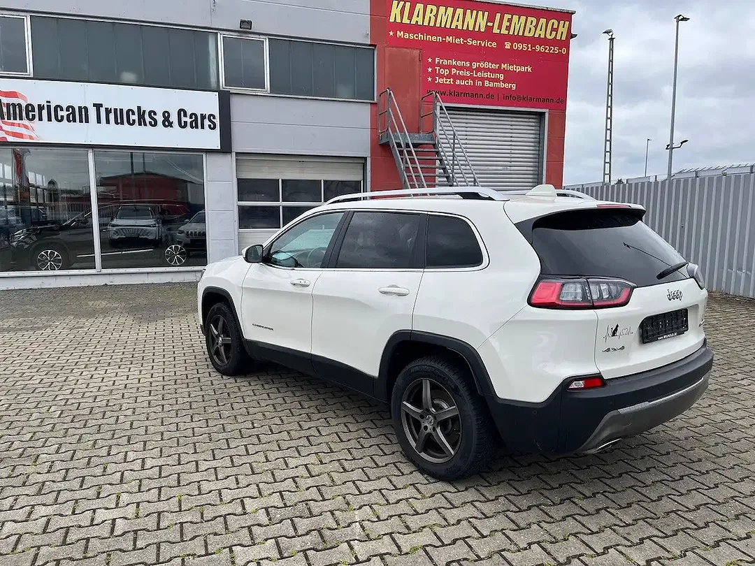 Jeep Cherokee Sport - Thumbnail 4