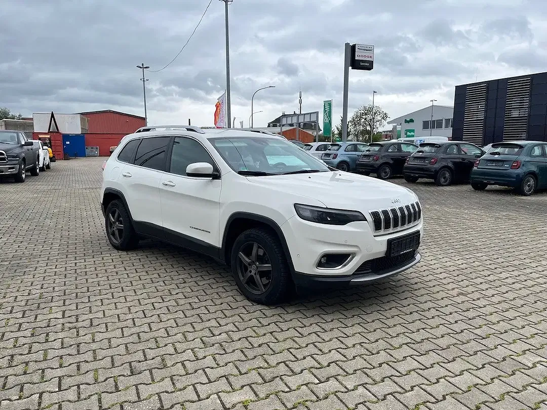 Jeep Cherokee Sport - Thumbnail 8