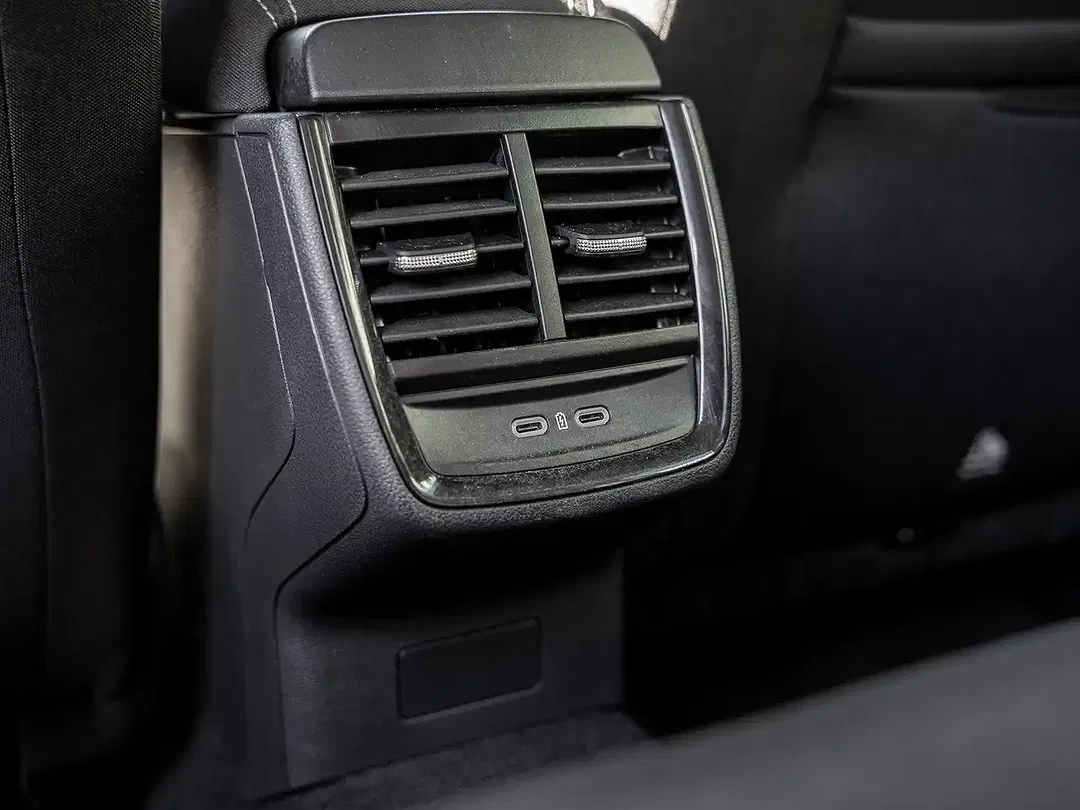Skoda Kamiq 1.5 TSI DSG Tour - Thumbnail 8