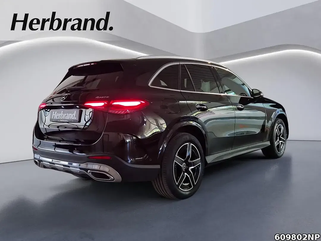 Mercedes-Benz GLC 300 4MATIC AMG - Thumbnail 3