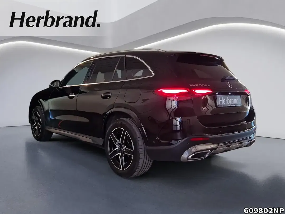 Mercedes-Benz GLC 300 4MATIC AMG - Thumbnail 4