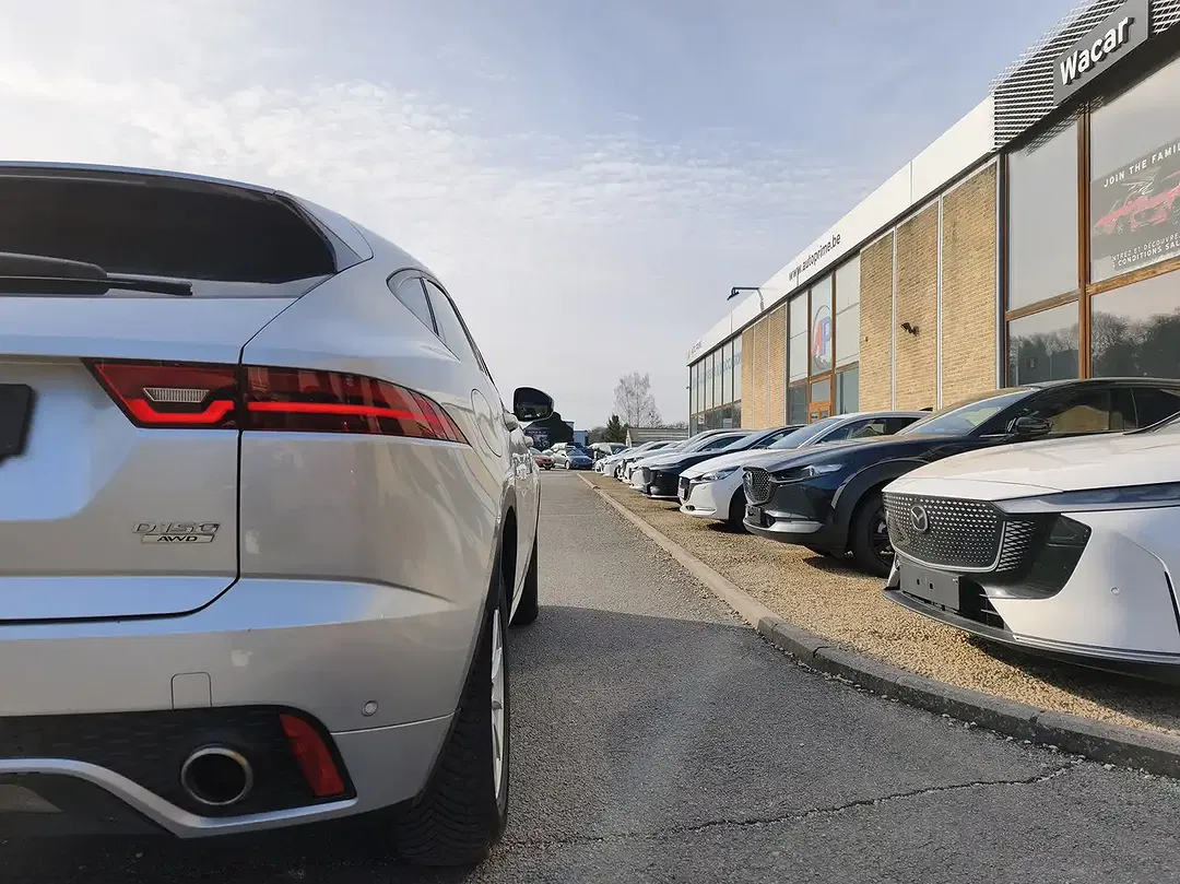 Jaguar E-Pace 4x4 - Thumbnail 6