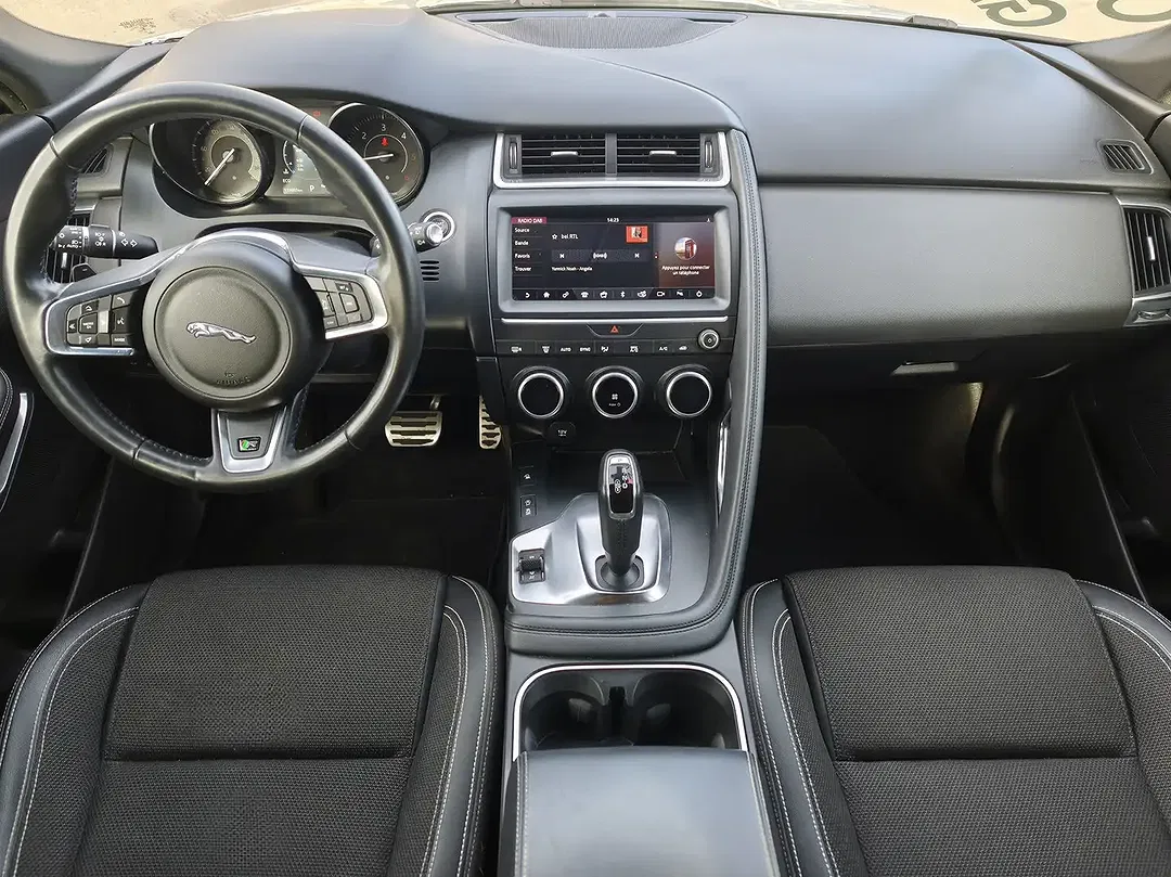 Jaguar E-Pace 4x4 - Thumbnail 7