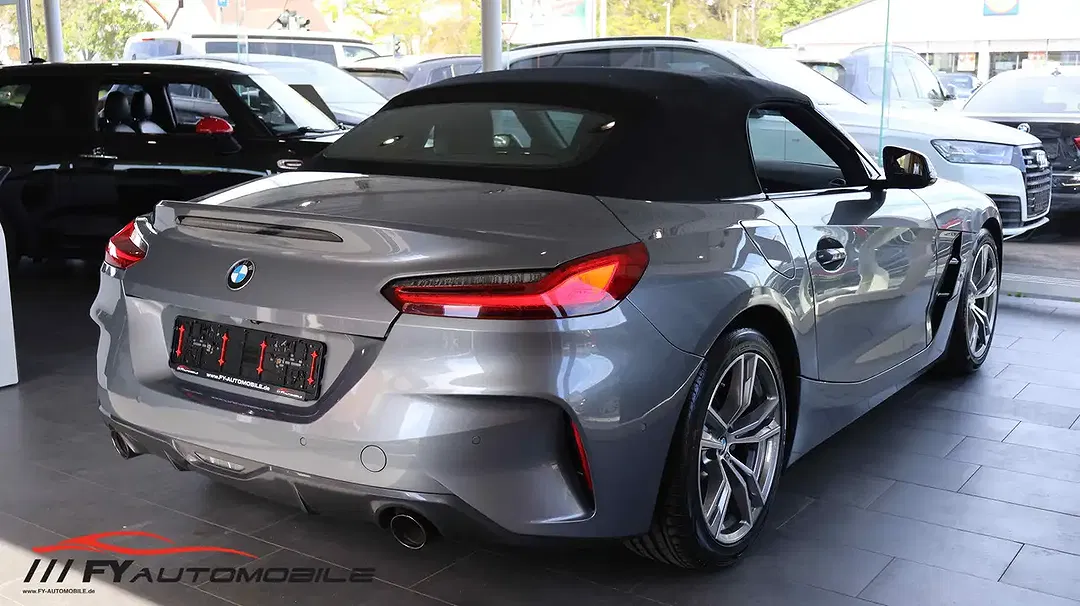 BMW Z4 sDrive M Roadster - Thumbnail 6