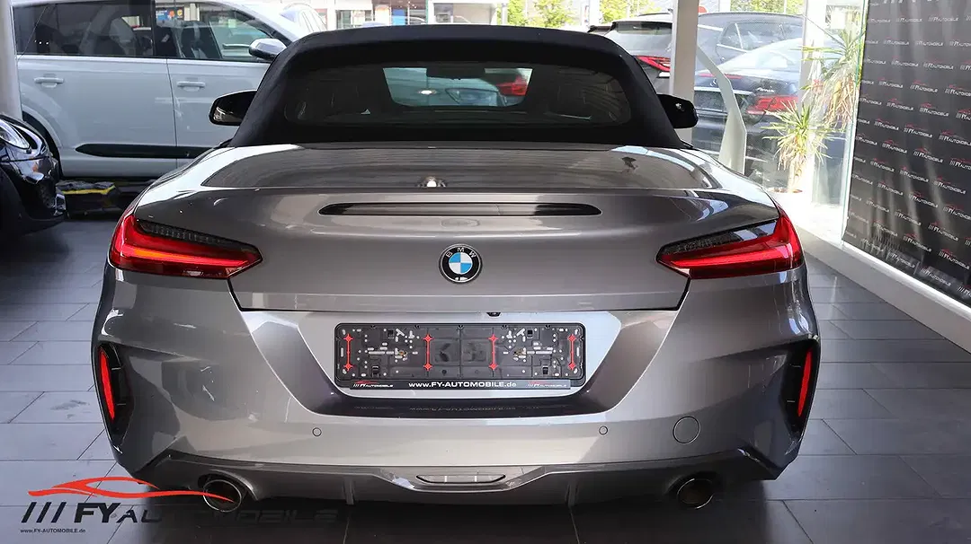 BMW Z4 sDrive M Roadster - Thumbnail 4