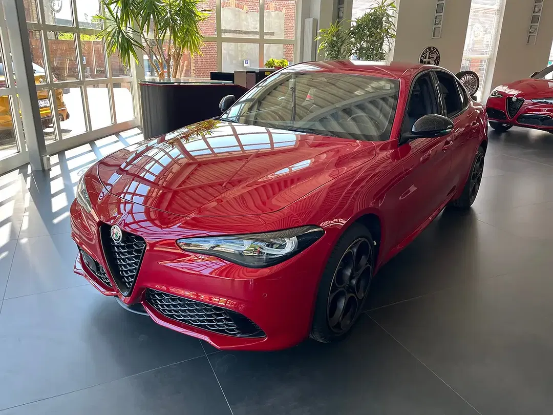 Alfa Romeo Giulia 2.0 Turbo Q4 Intensa - foto 2